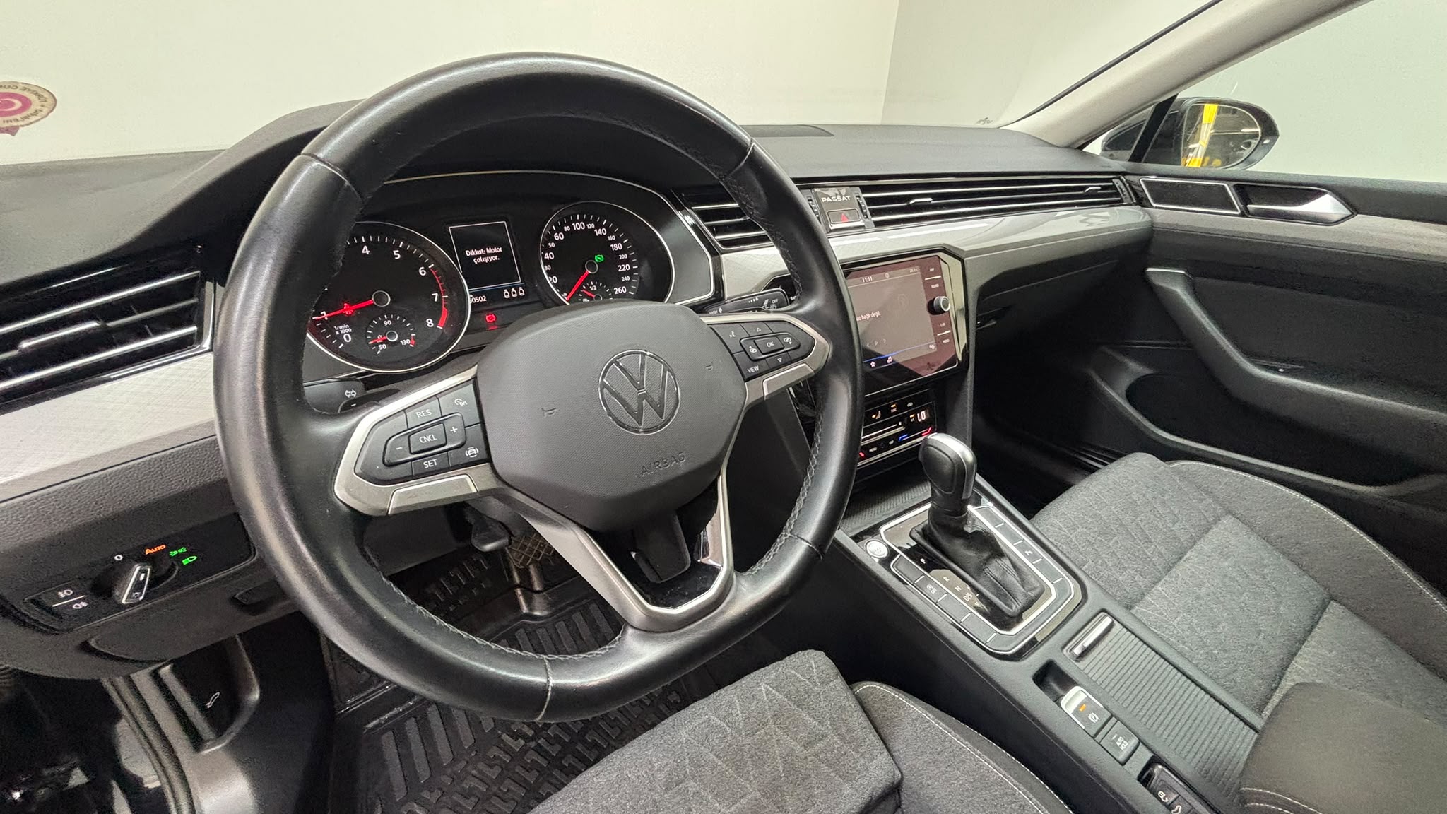 VOLKSWAGEN PASSAT 24
